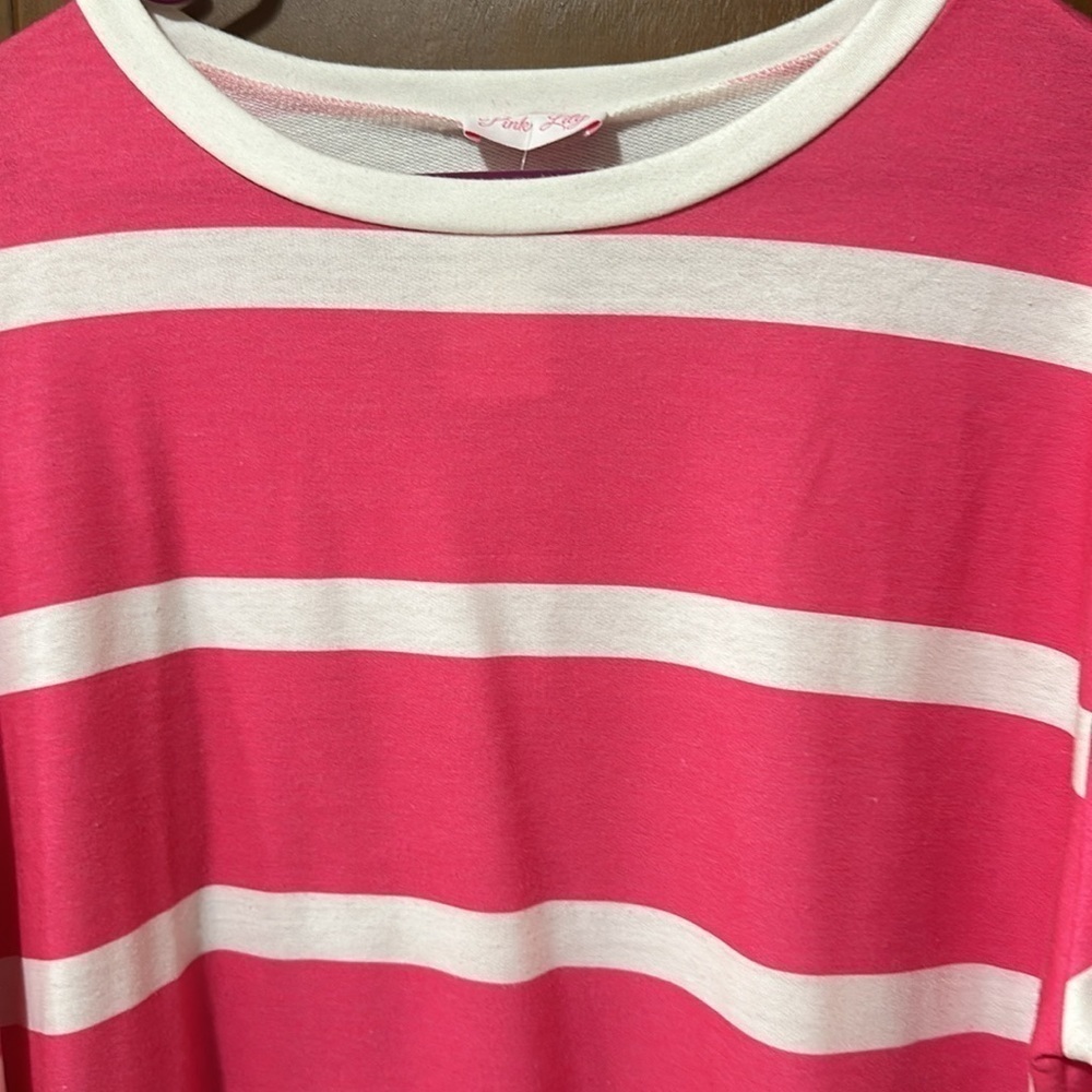Pink Lily sz Small oversized stripped pink top - Picture 2 of 4